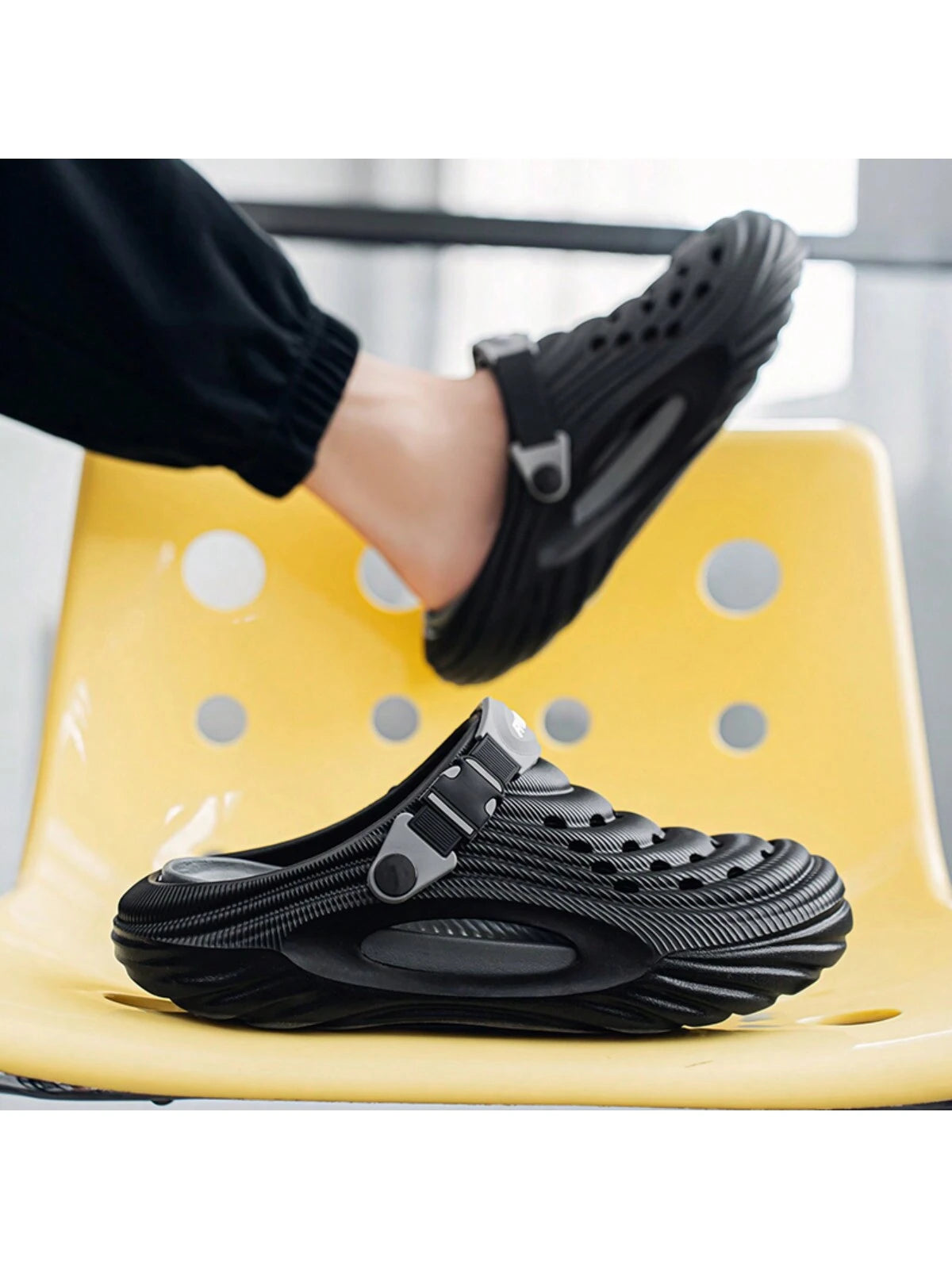 Plus Size Men'S Summer Outdoor Breathable Sandals, Soft Thick Tire Sole Anti-Slip Closed Toe Beach/Hiking Slippers