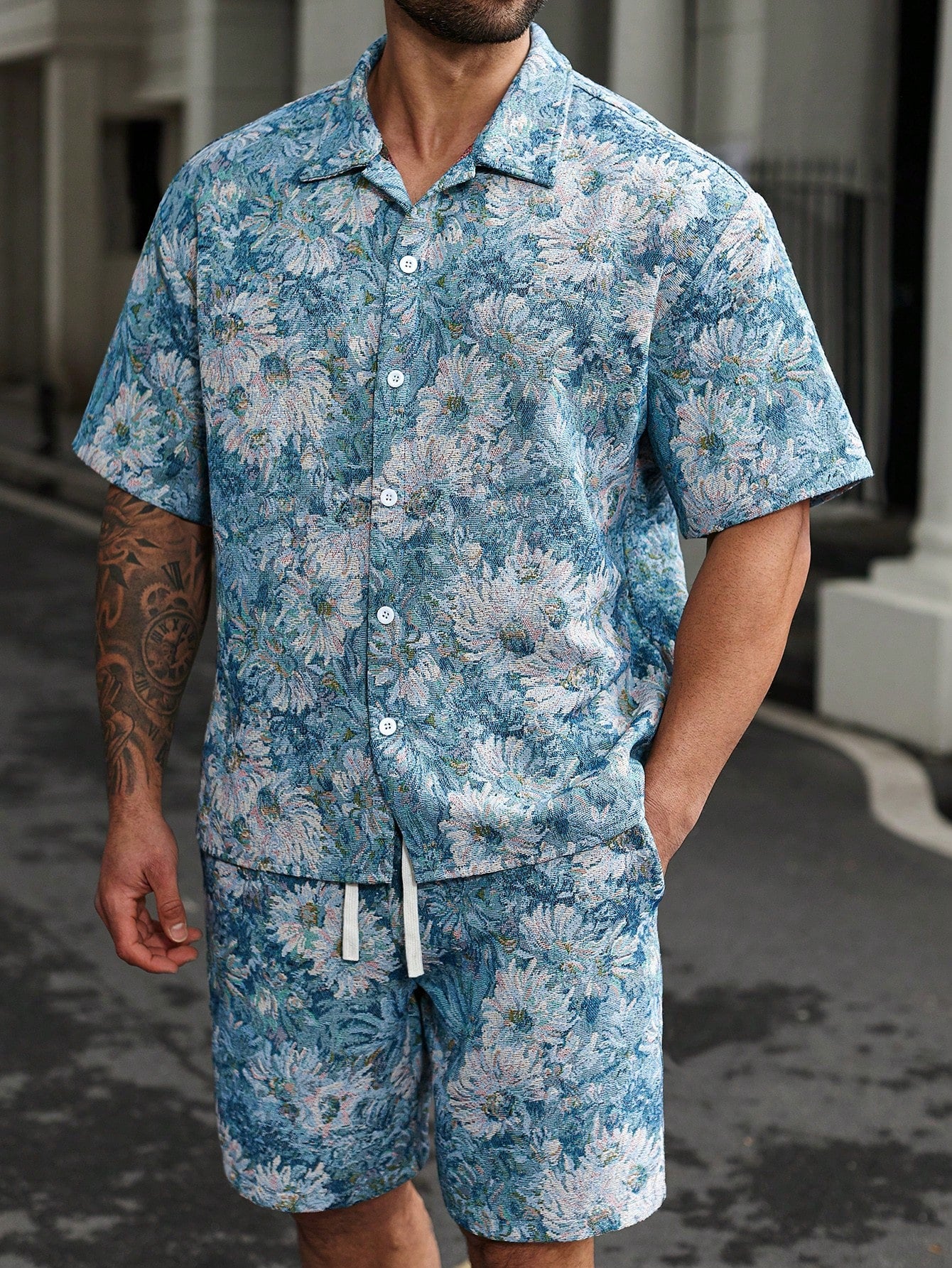 Manfinity Casualcool plus Size Men'S Floral Jacquard Short Sleeve Button-Up Shirt and Shorts Two Piece Casual Suit