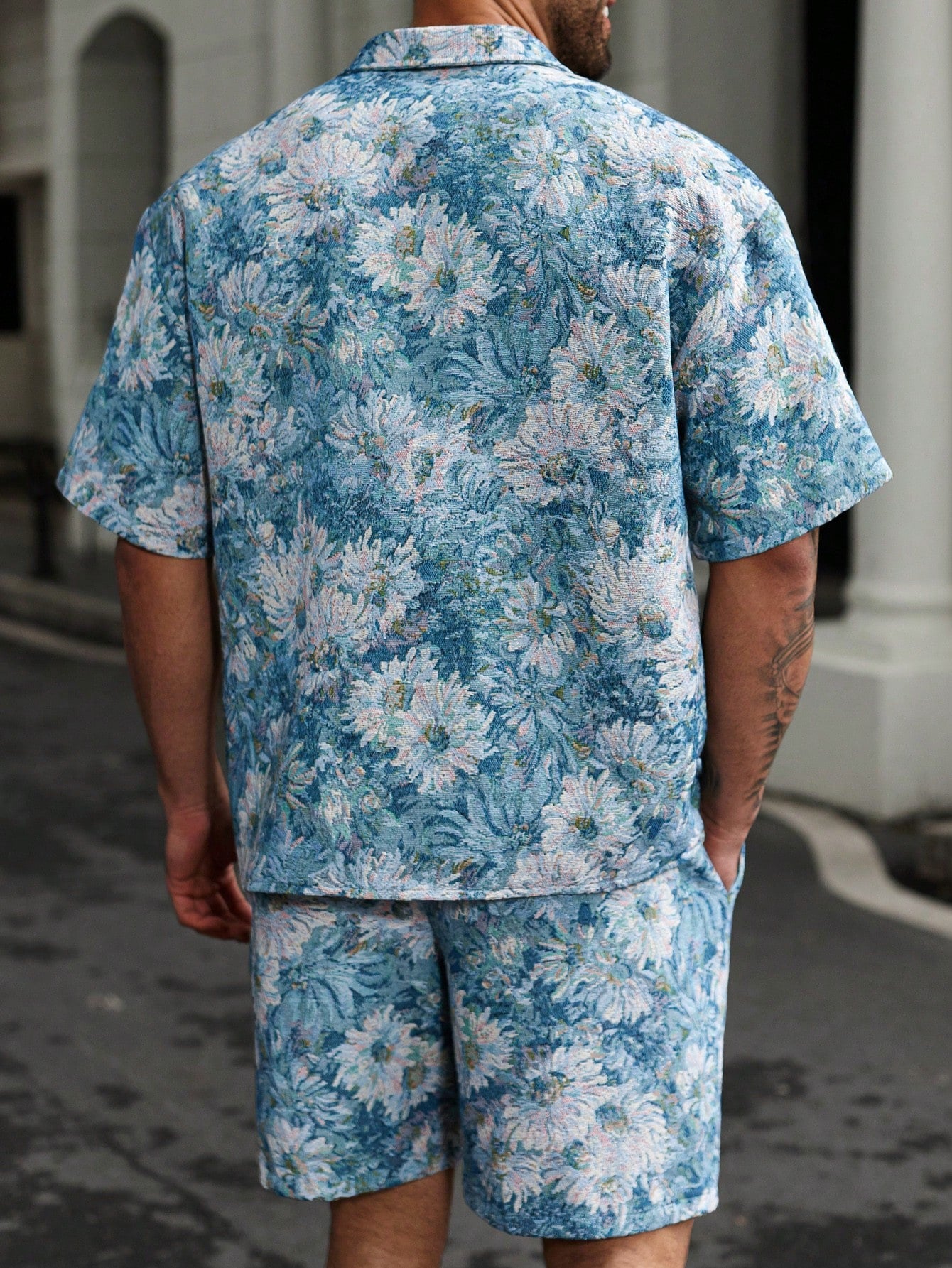 Manfinity Casualcool plus Size Men'S Floral Jacquard Short Sleeve Button-Up Shirt and Shorts Two Piece Casual Suit
