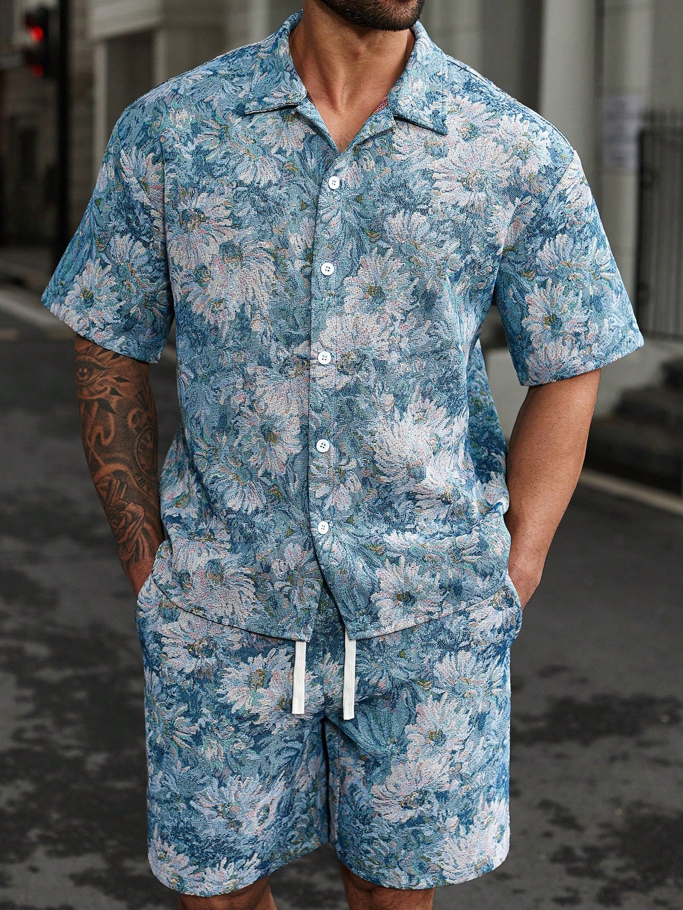 Manfinity Casualcool plus Size Men'S Floral Jacquard Short Sleeve Button-Up Shirt and Shorts Two Piece Casual Suit
