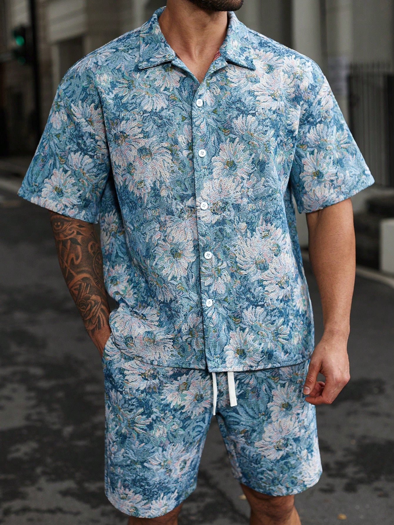 Manfinity Casualcool plus Size Men'S Floral Jacquard Short Sleeve Button-Up Shirt and Shorts Two Piece Casual Suit