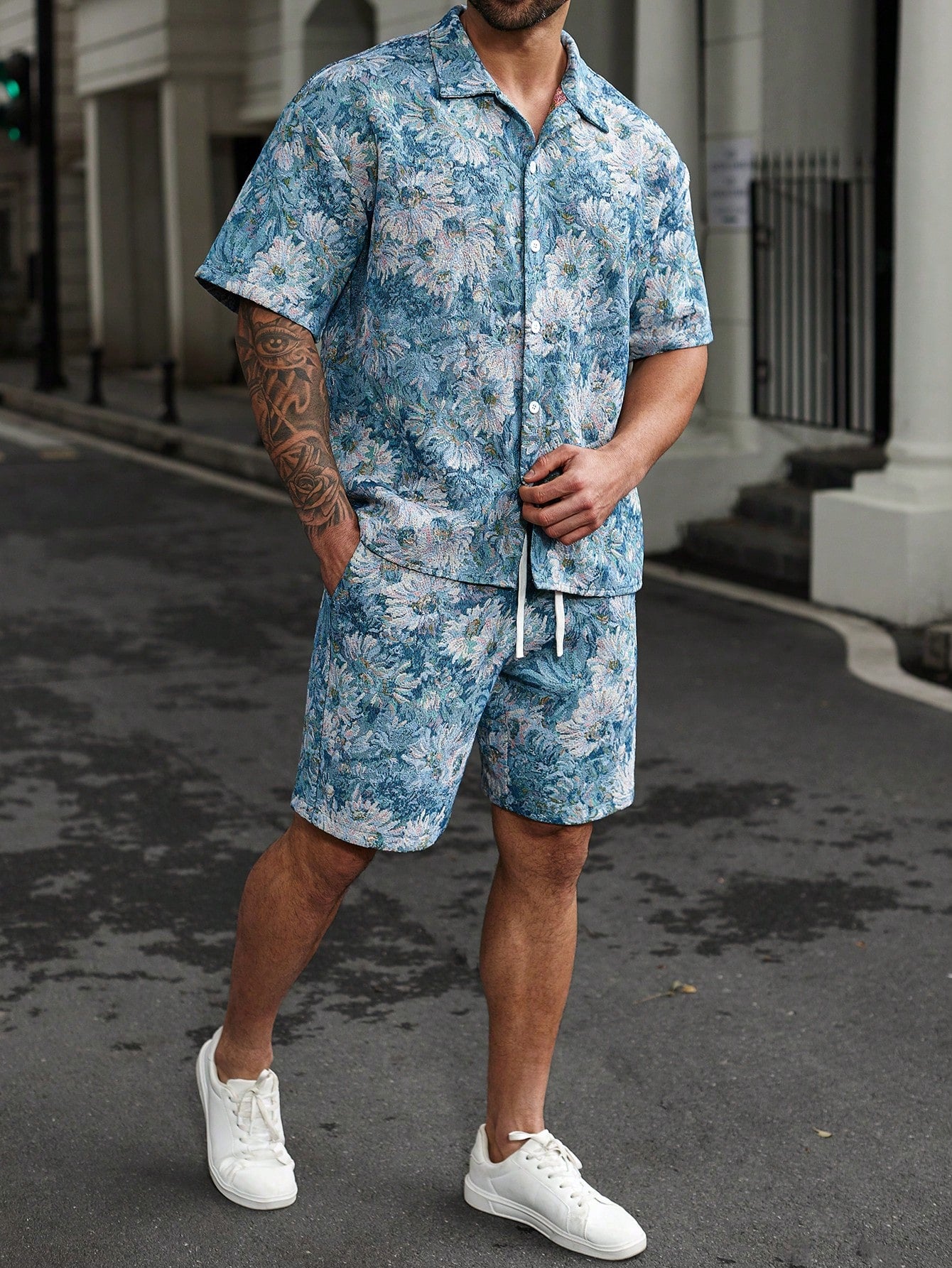 Manfinity Casualcool plus Size Men'S Floral Jacquard Short Sleeve Button-Up Shirt and Shorts Two Piece Casual Suit