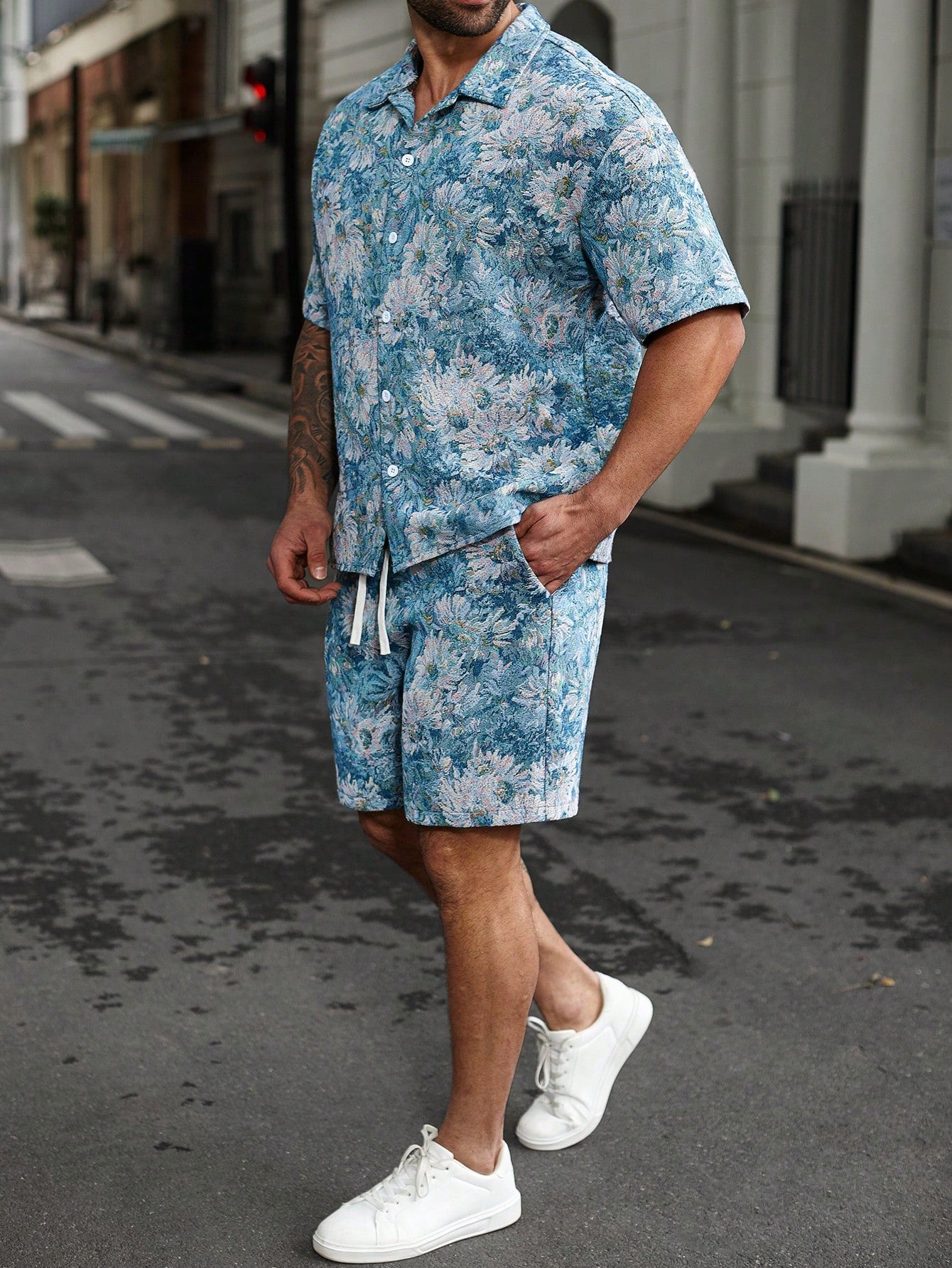 Manfinity Casualcool plus Size Men'S Floral Jacquard Short Sleeve Button-Up Shirt and Shorts Two Piece Casual Suit