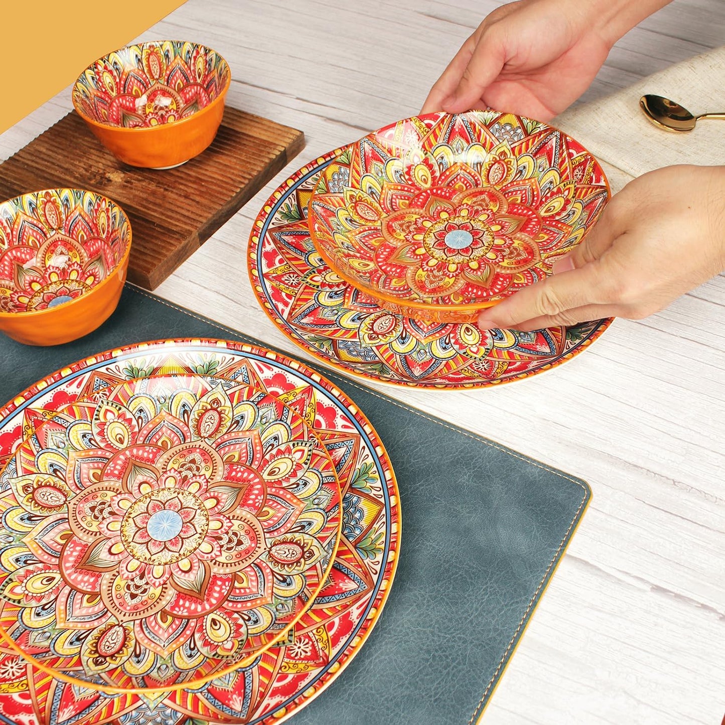 Buffet Dinnerware Porcelain Dinnerware Set, Service for 4 (12 Pcs) Easy to Clean Plate & Bowl Set Apply Casual Dining Indoor Outdoor Dining Party Bohemian Style, Red 26+20.5+12.1 CM