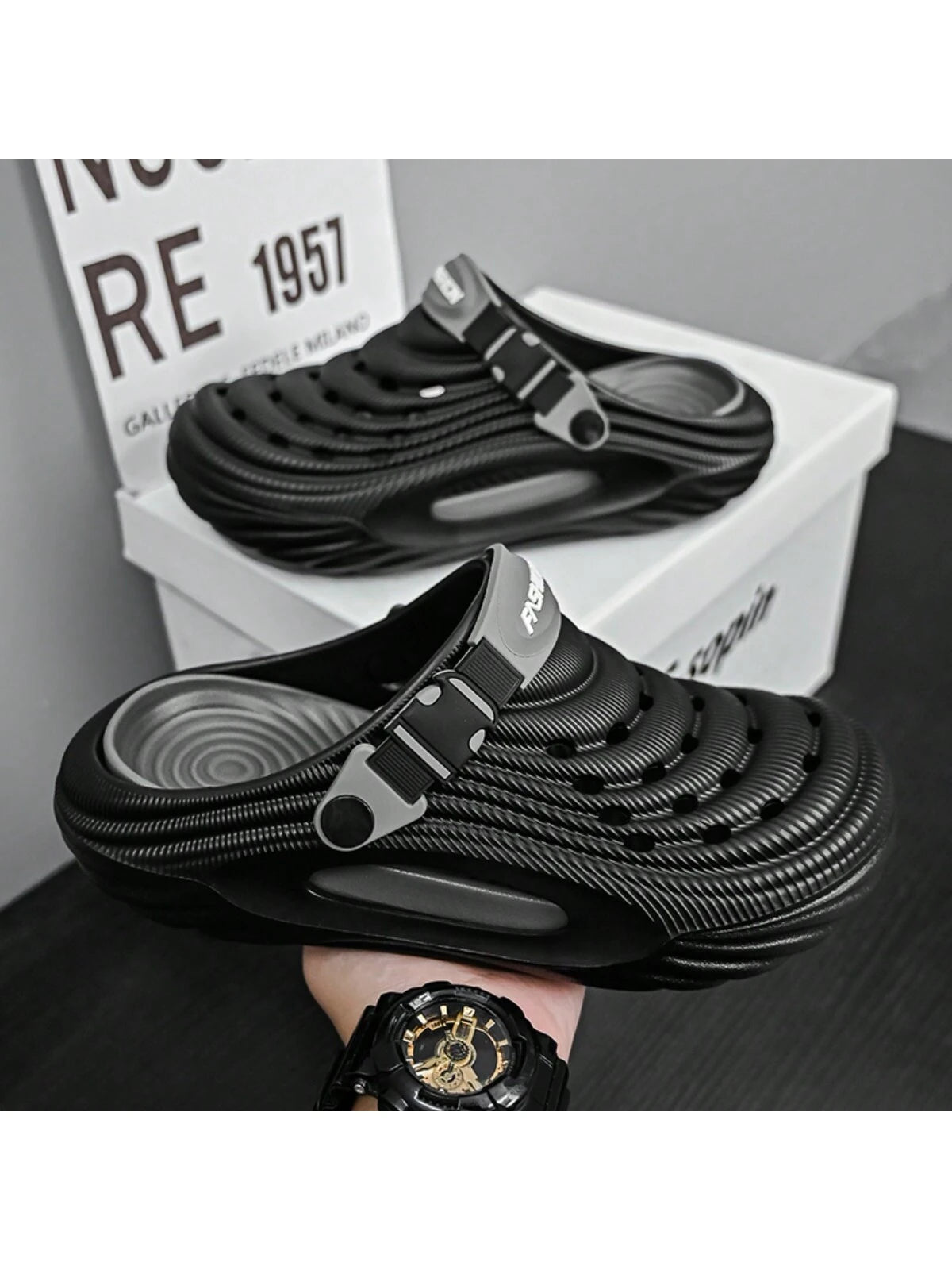 Plus Size Men'S Summer Outdoor Breathable Sandals, Soft Thick Tire Sole Anti-Slip Closed Toe Beach/Hiking Slippers