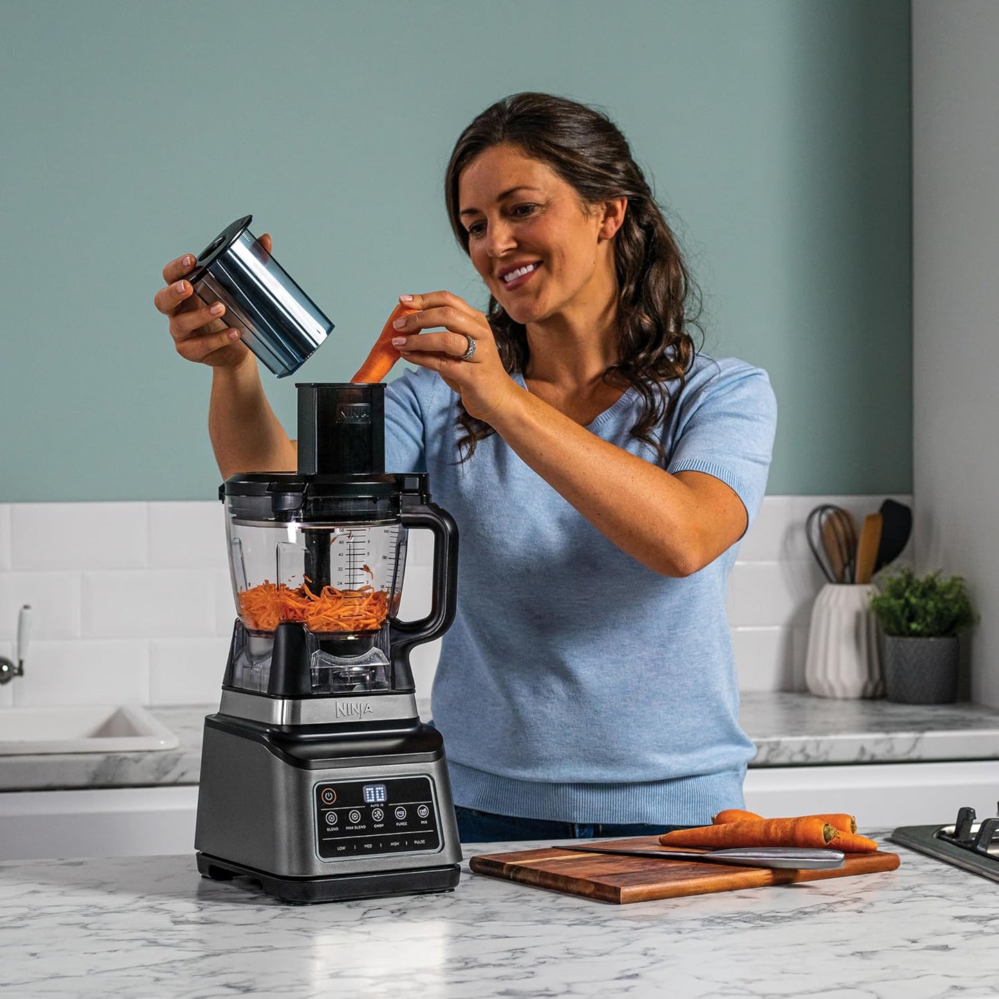 3-In-1 Food Processor & Blender with 5 Automatic Programs: Blend, Max Blend, Chop, Mix, Puree, 1.8L Bowl, 2.1L Jug, 700Ml Cup, 1200W, Dishwasher Safe Parts, Auto-Iq, Black BN800UK