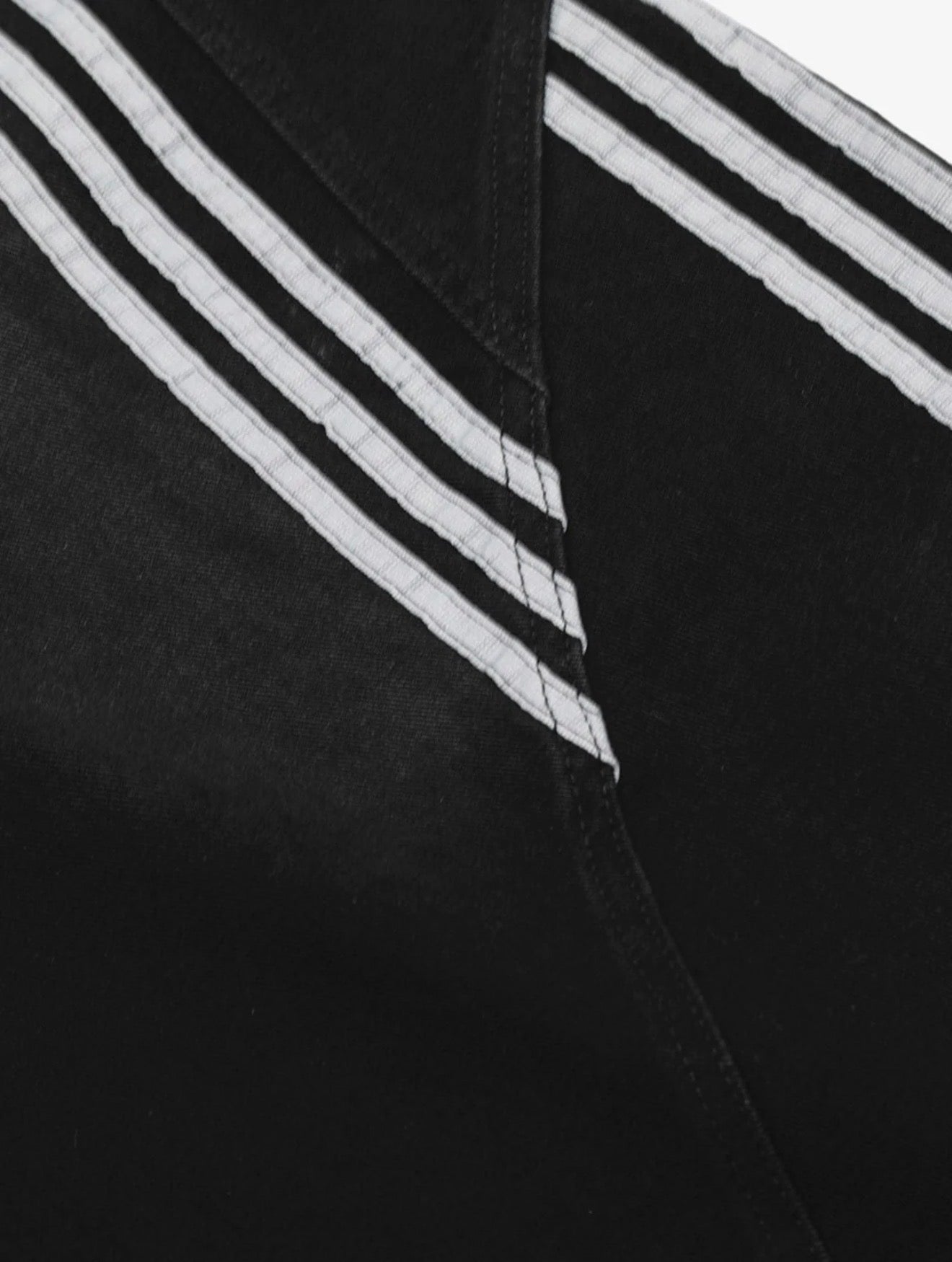 DENIM CONTRAST STRIPED STITCHING BARREL JEANS
