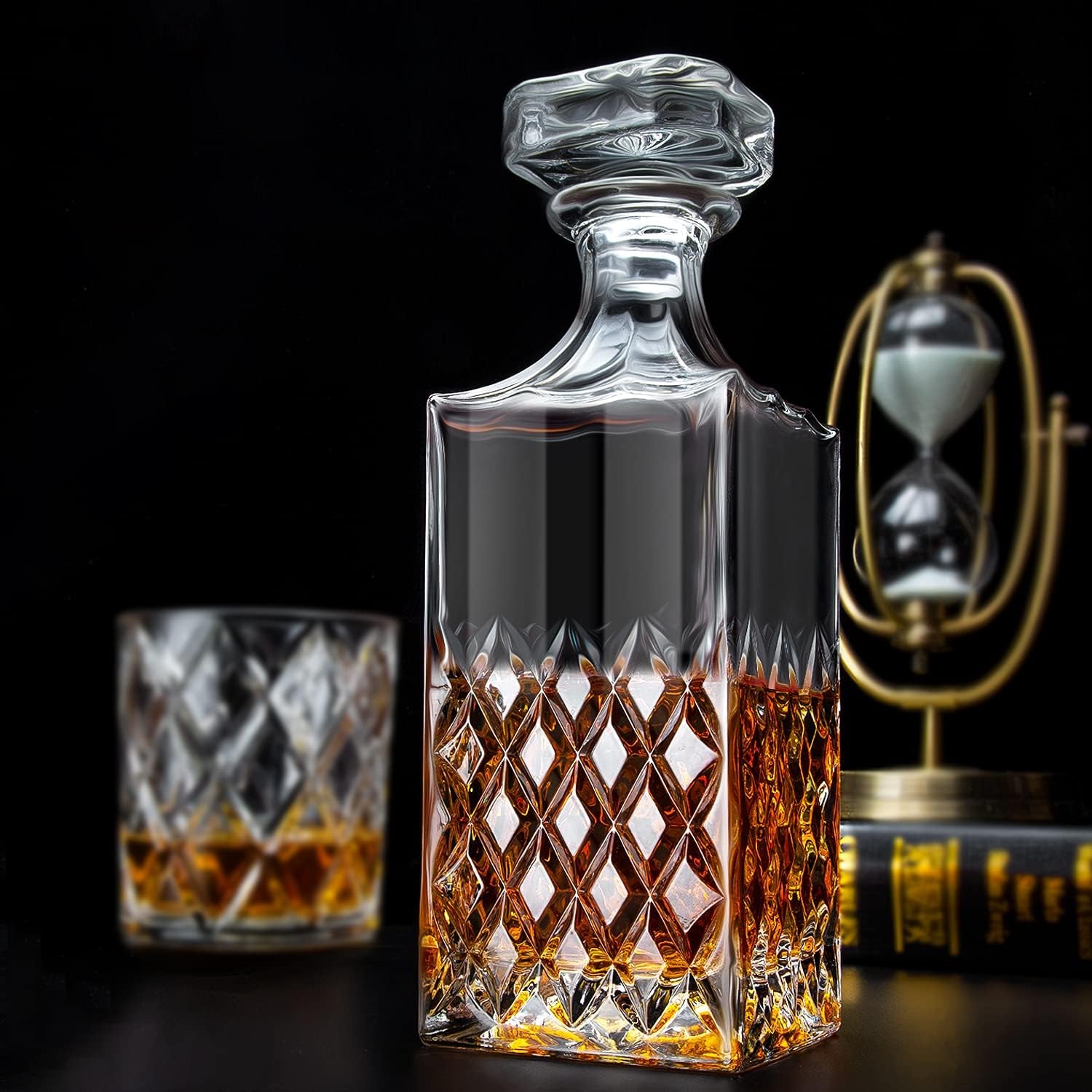 Whiskey Decanter,849Ml Non-Lead Crystal Whiskey Decanter with Stopper in Gift Box,Premium Bourbon Decanter,Liquor Decanter for Whiskey,Bourbon,Whiskey Carafe for Men