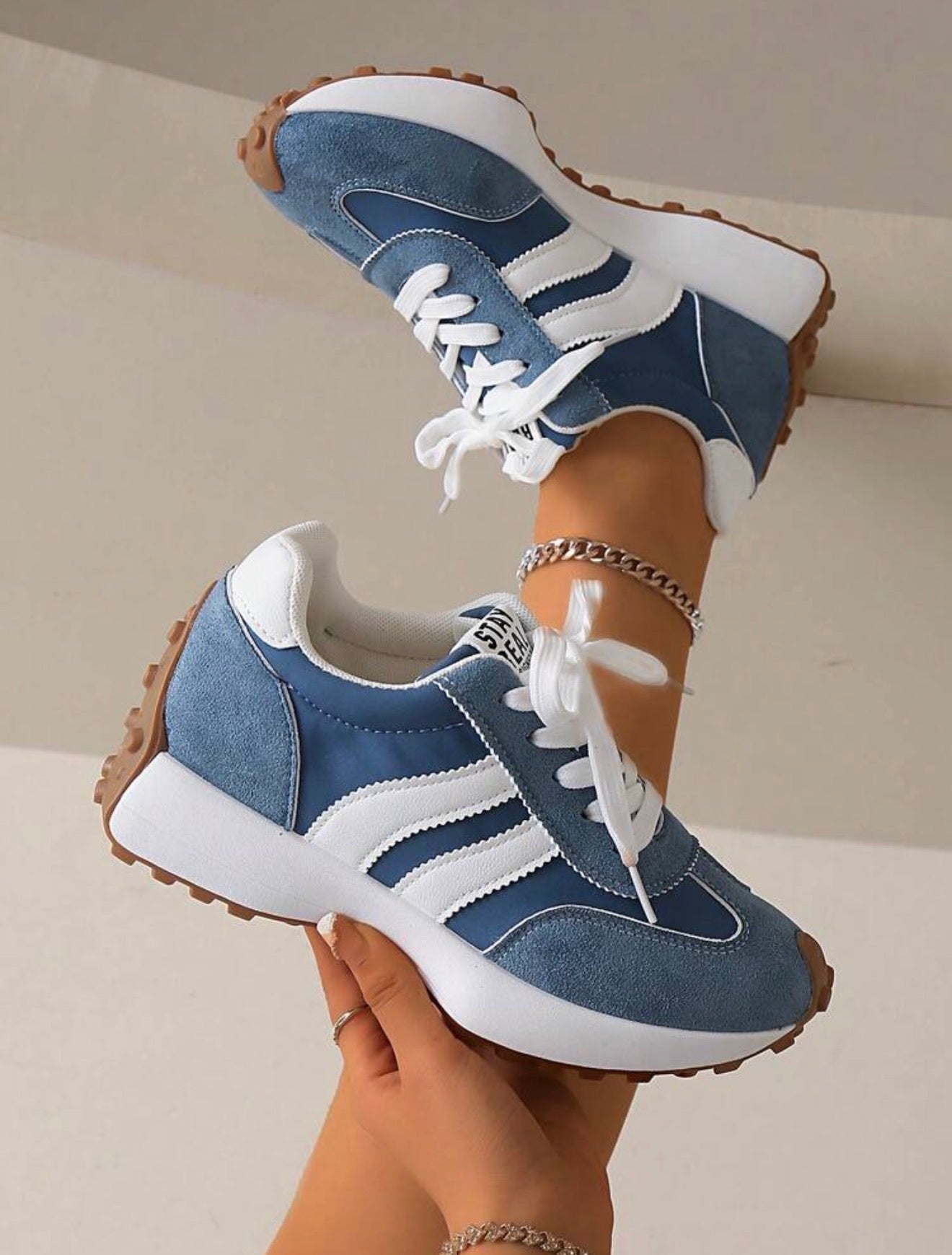 Women’s Thick Sole Chunky Sneakers
