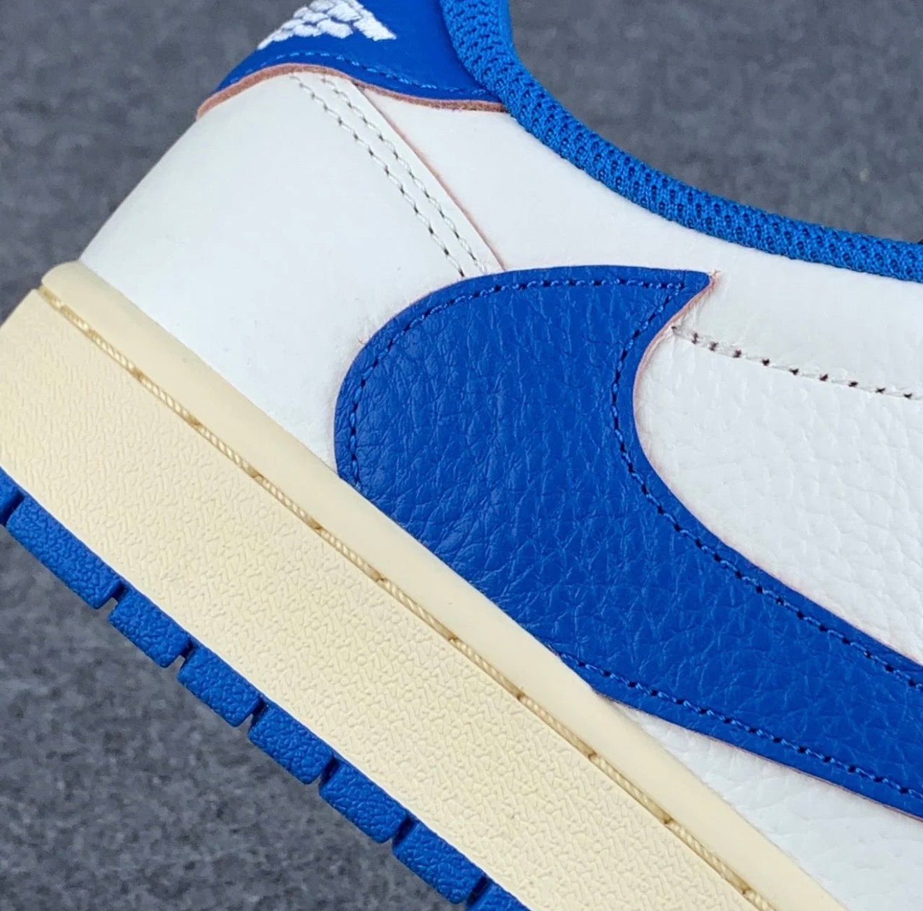 Fragment Design x Travis Scott x Air Jordan 1 Retro Low OG SP 'Sail Military
Blue'