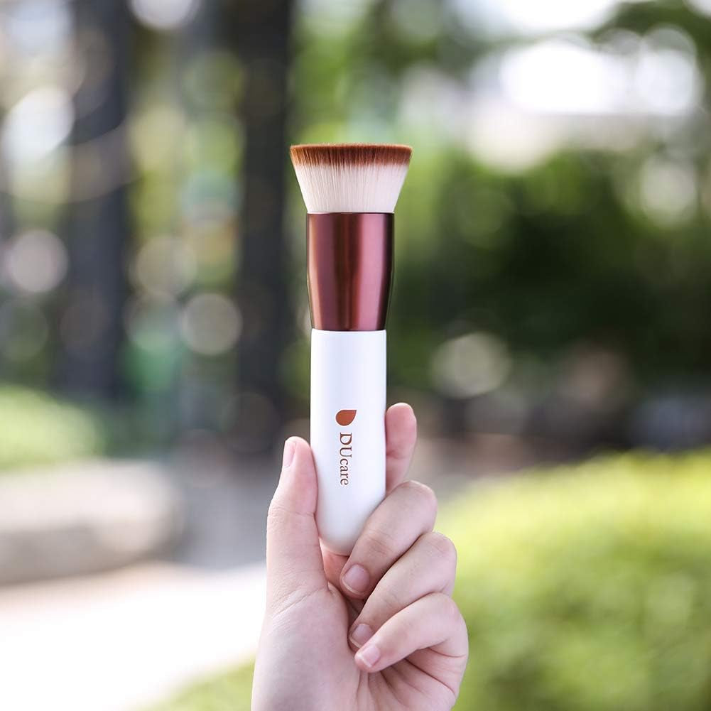 Foundation Brush Kabuki Make up Brush Flat Top Makeup Brushes Perfect for Blending Liquid, Cream or Flawless Powder Cosmetics - Buffing, Stippling, Concealer