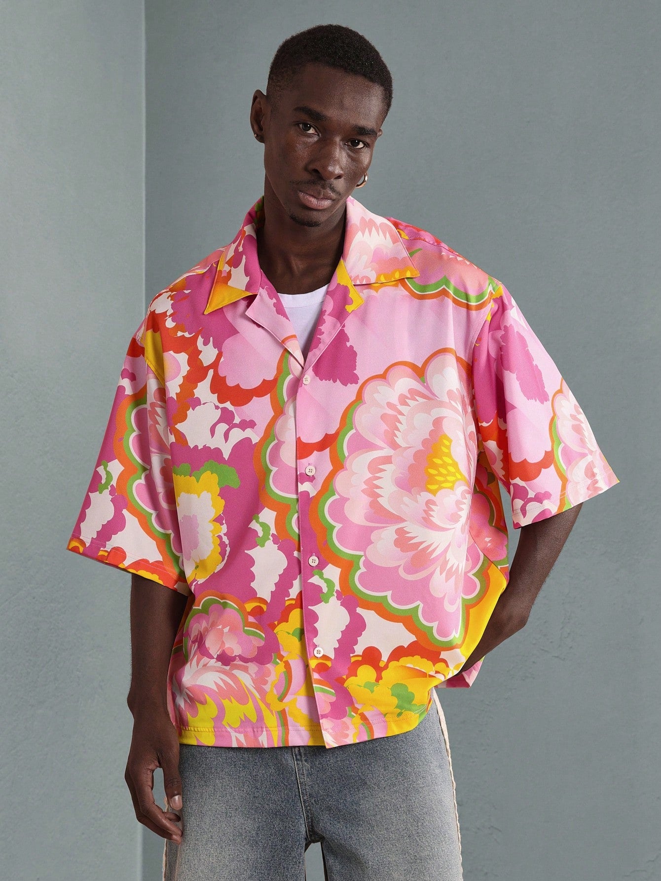 SUMWON Retro Floral Resort Shirt Boxy Fit Hawaiian Style Button down Summer Beach Vacation Camp Shirt Festival Short Sleeve Relaxed Holiday Party Casual