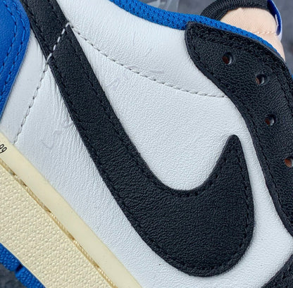 Fragment Design x Travis Scott x Air
Jordan 1 Retro Low