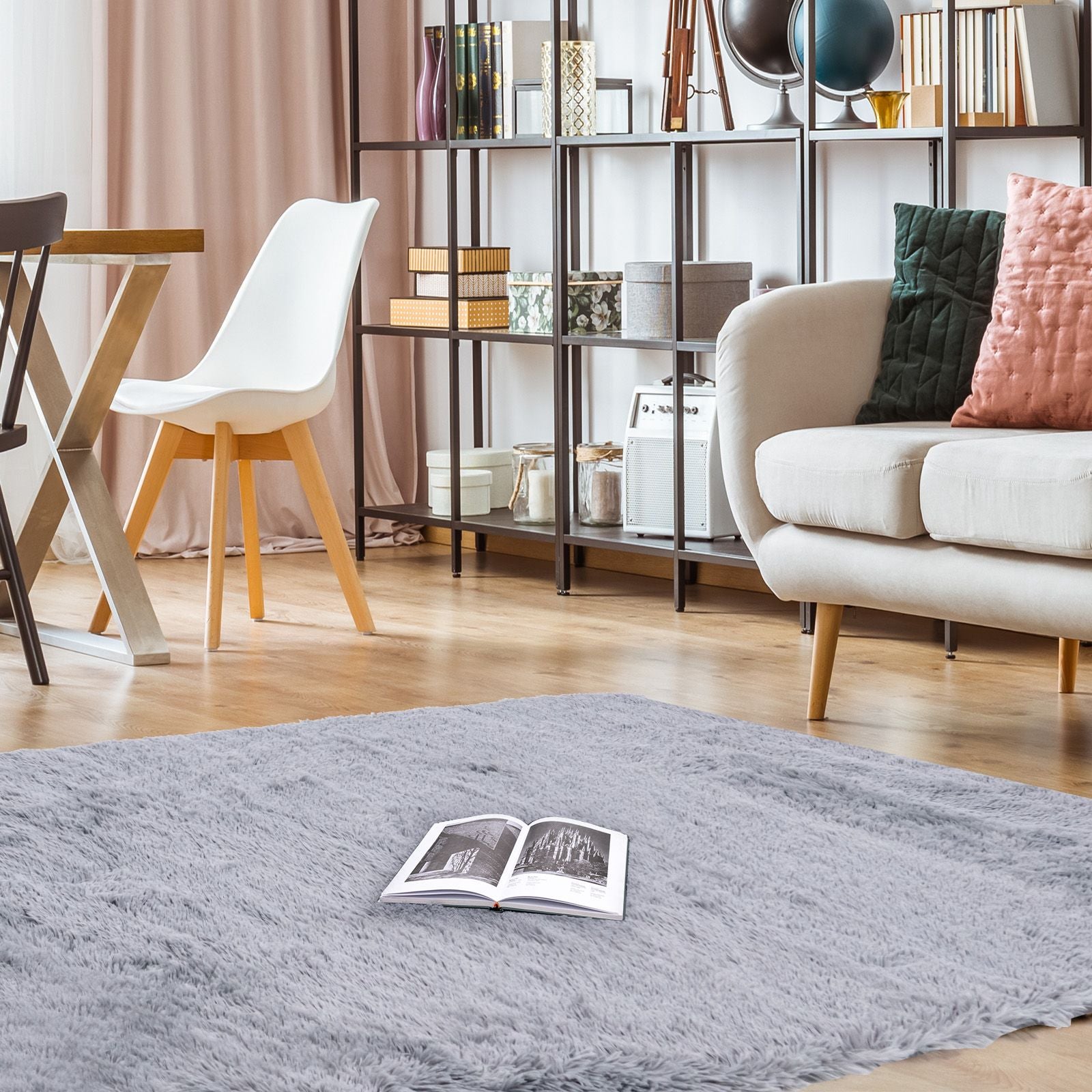 Modern Soft Shag Area Rug 120 cm x 180 cm with Non-Slip Grip Dots