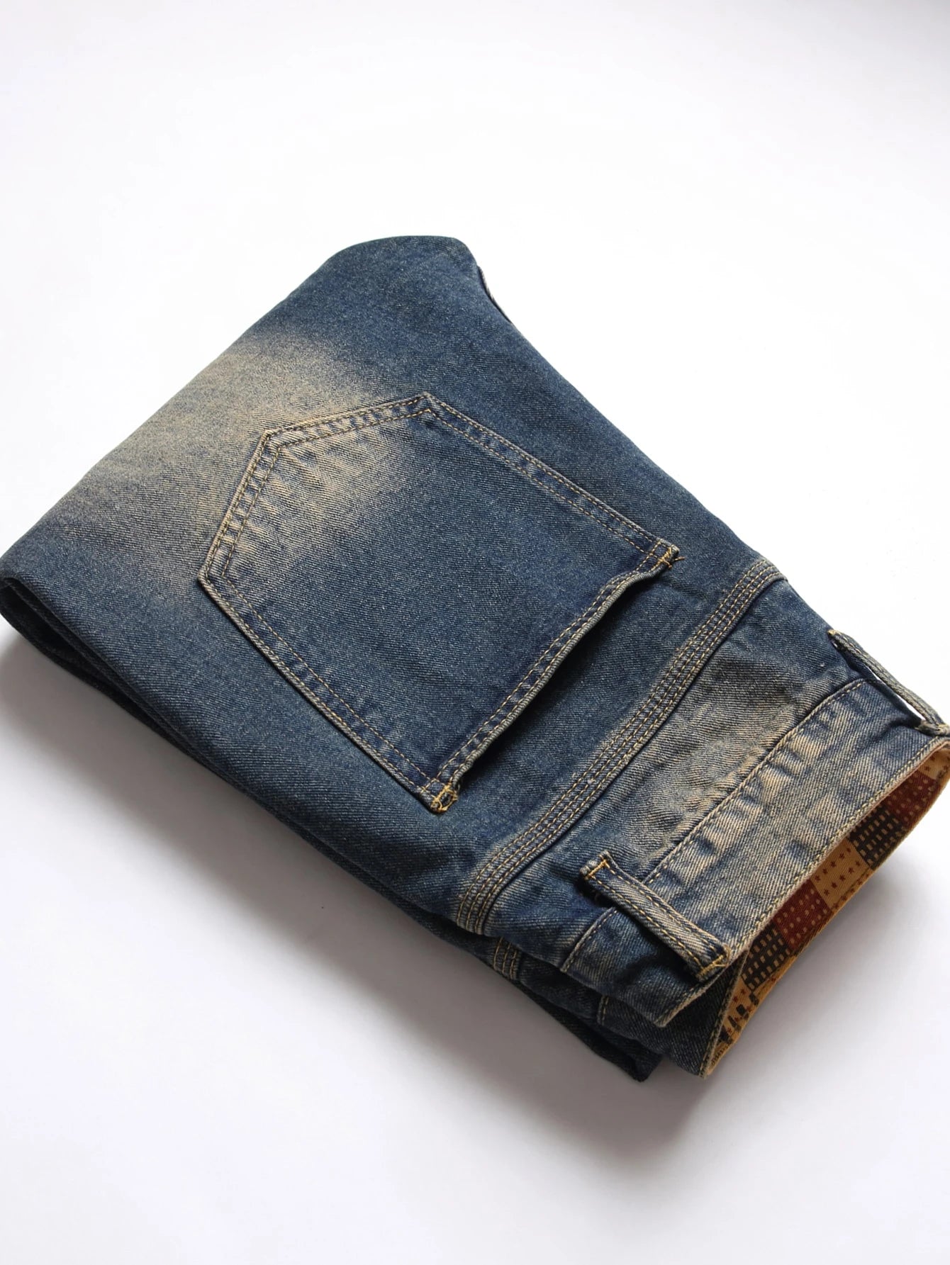 Men Cartoon & Letter Patched Detail Ripped Frayed Jeans