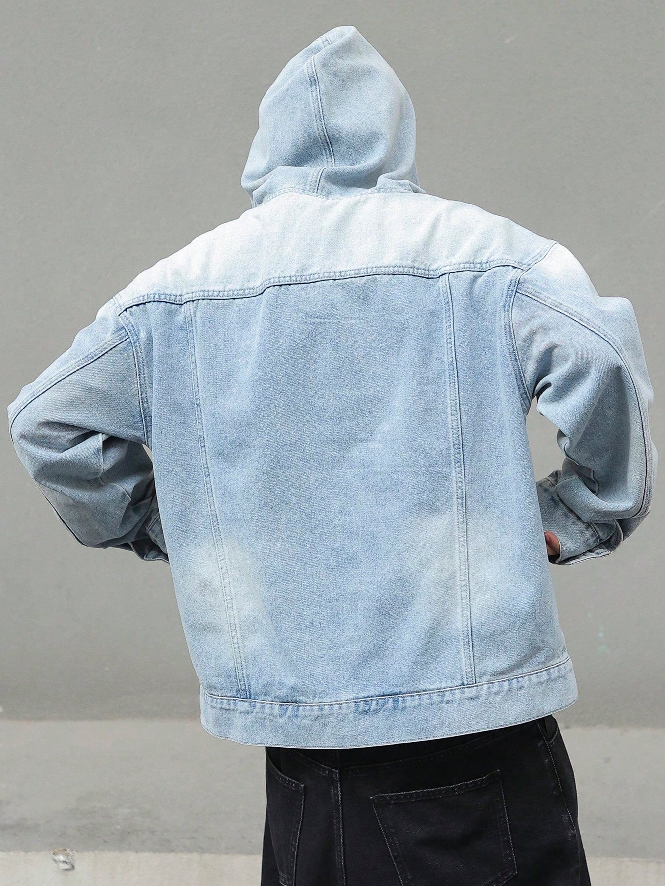Manfinity Hypemode Men'S Light Blue Washed Denim Casual Loose Drop Shoulder Pullover Sweatshirt