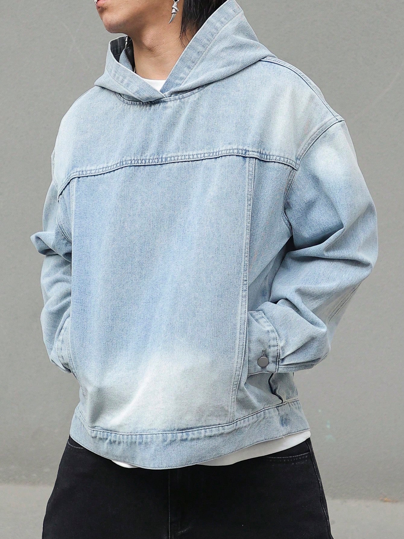 Manfinity Hypemode Men'S Light Blue Washed Denim Casual Loose Drop Shoulder Pullover Sweatshirt