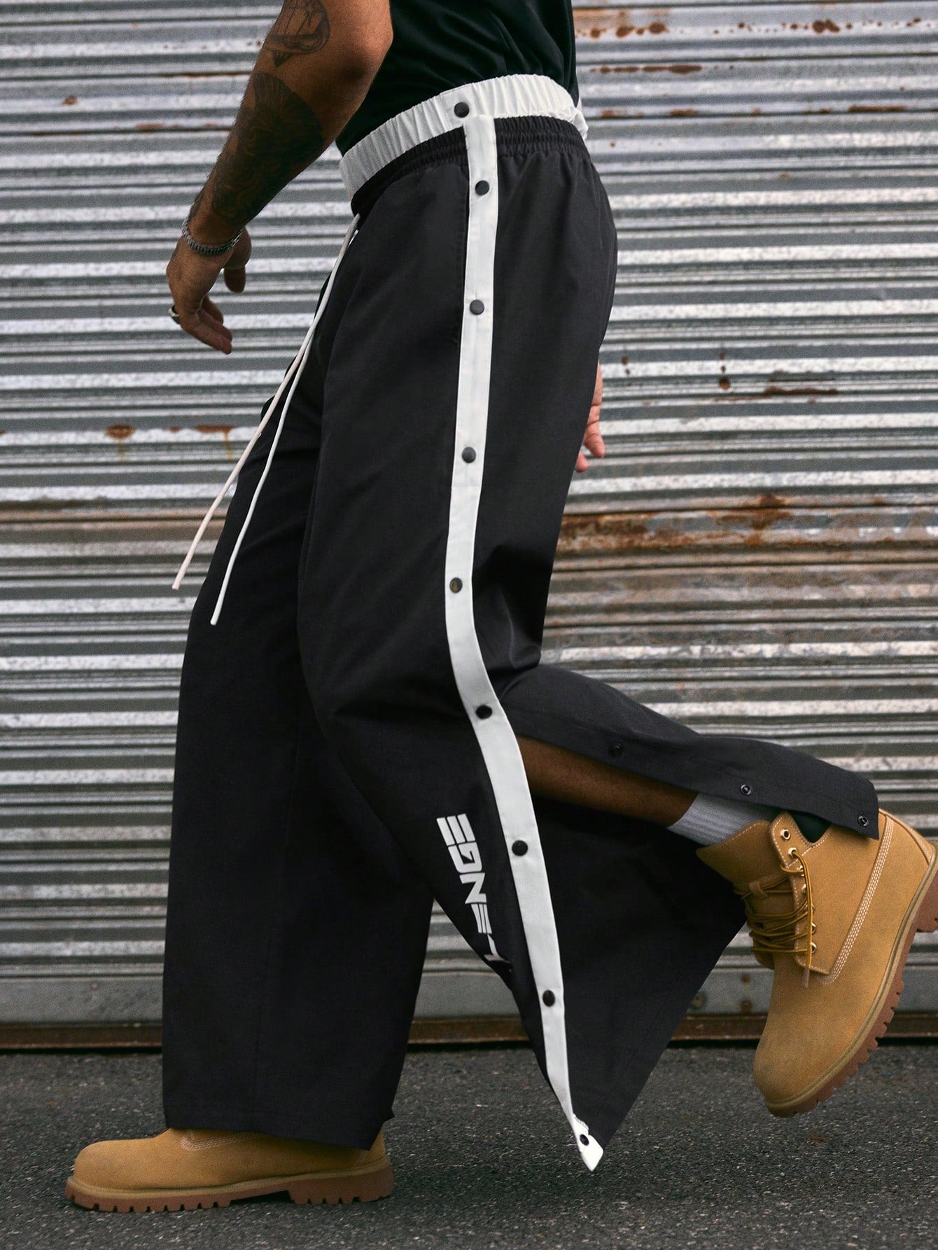 AXEPEAK Multi-Size Fashionable Street Style Wide Leg Pants for Men