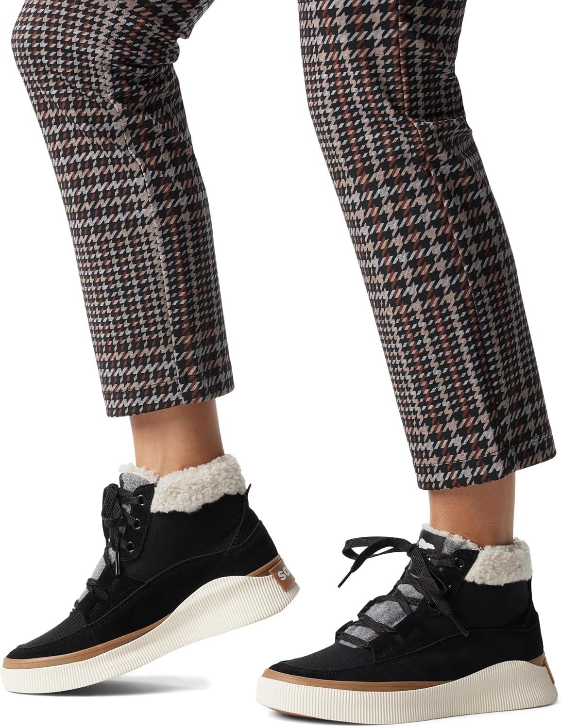 Women'S Out N about 4 Mid Sneaker Waterproofsneaker