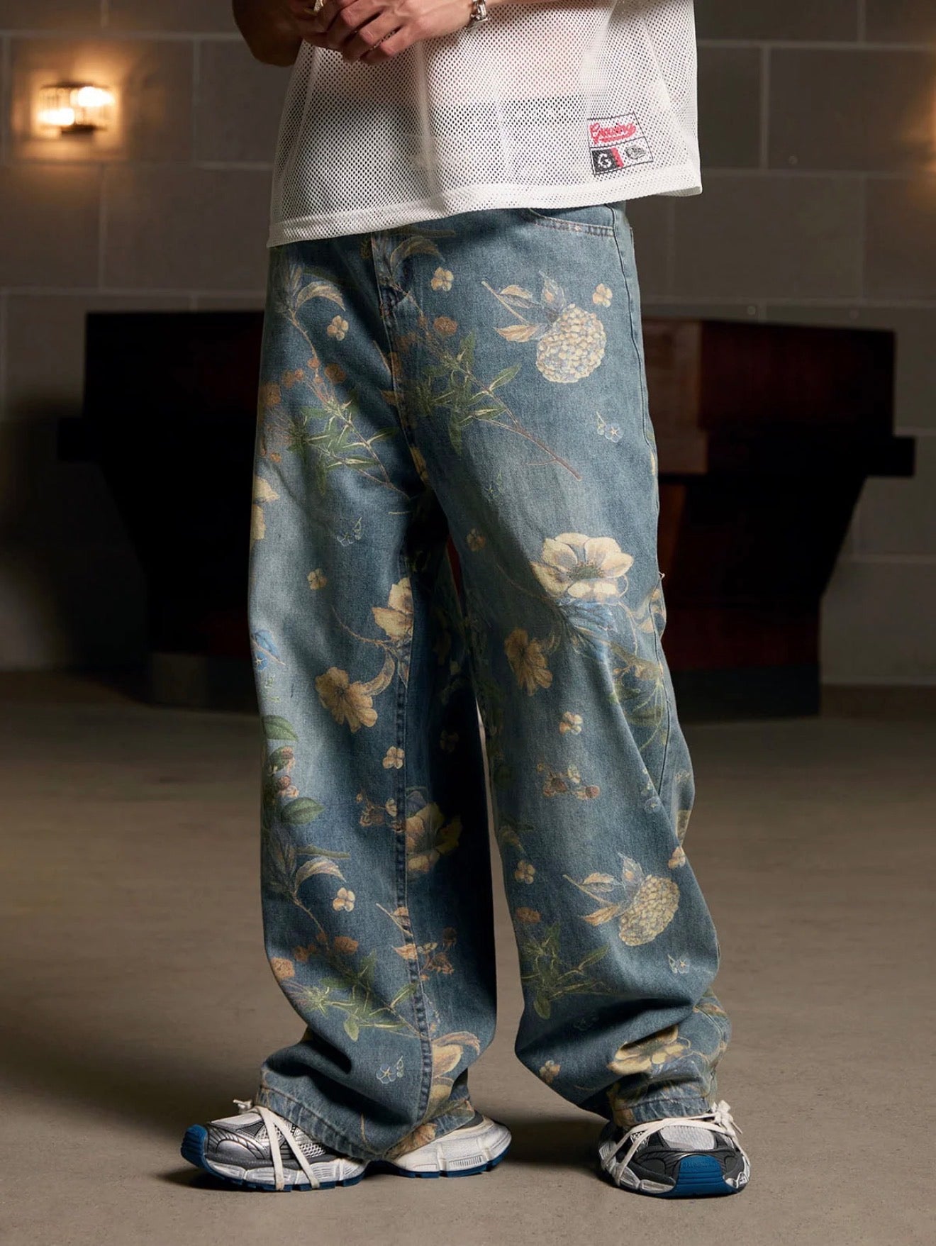 DENIM FLORAL PRINT CARPENTER JEANS
