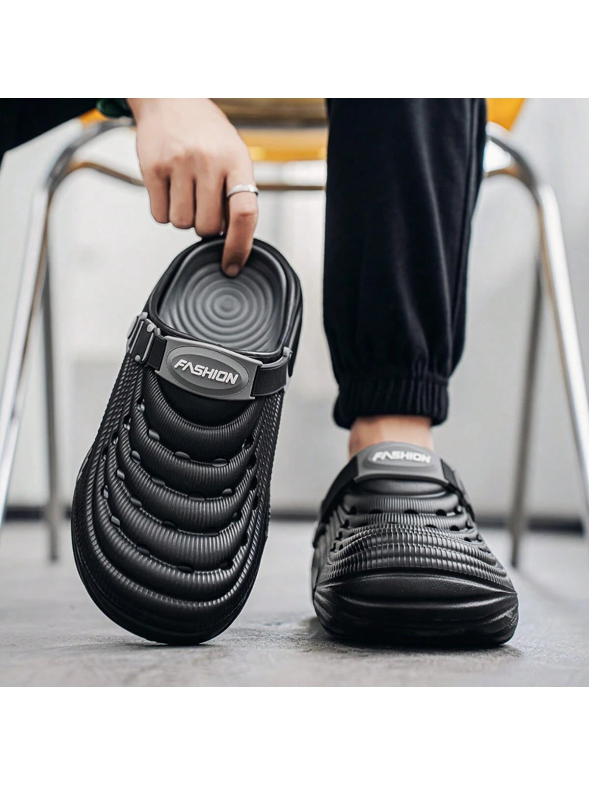 Plus Size Men'S Summer Outdoor Breathable Sandals, Soft Thick Tire Sole Anti-Slip Closed Toe Beach/Hiking Slippers
