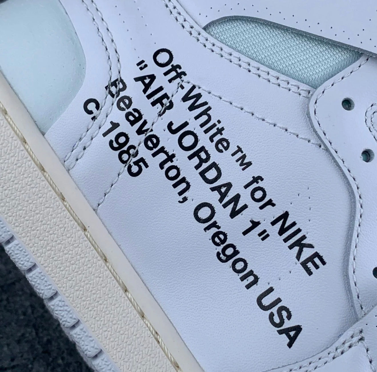 Off-White x Air Jordan 1 Retro High OG
'White' 2018