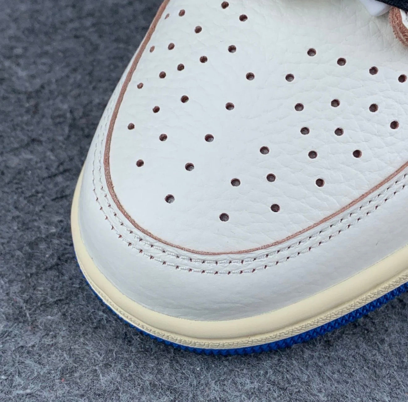 Fragment Design x Travis Scott x Air Jordan 1 Retro Low OG SP 'Sail Military
Blue'