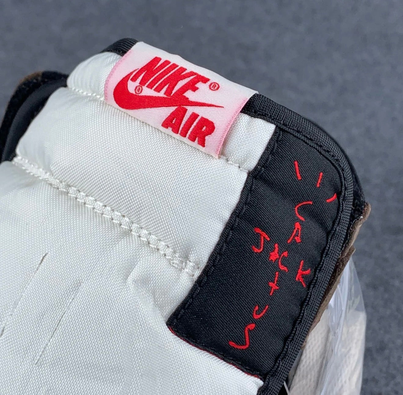 Travis Scott x Air Jordan 1 Retro High OG 'Mocha'