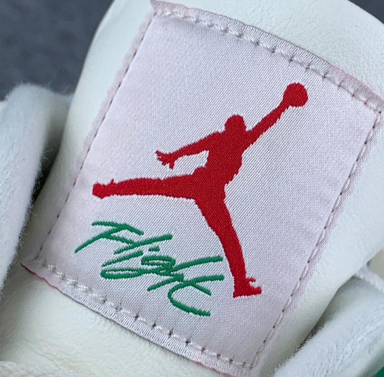 Nike SB x Air Jordan 4 Retro SP 'Pine
Green'