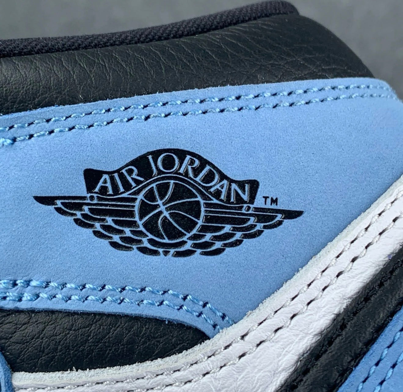 Jordan 1 Retro High University Blue