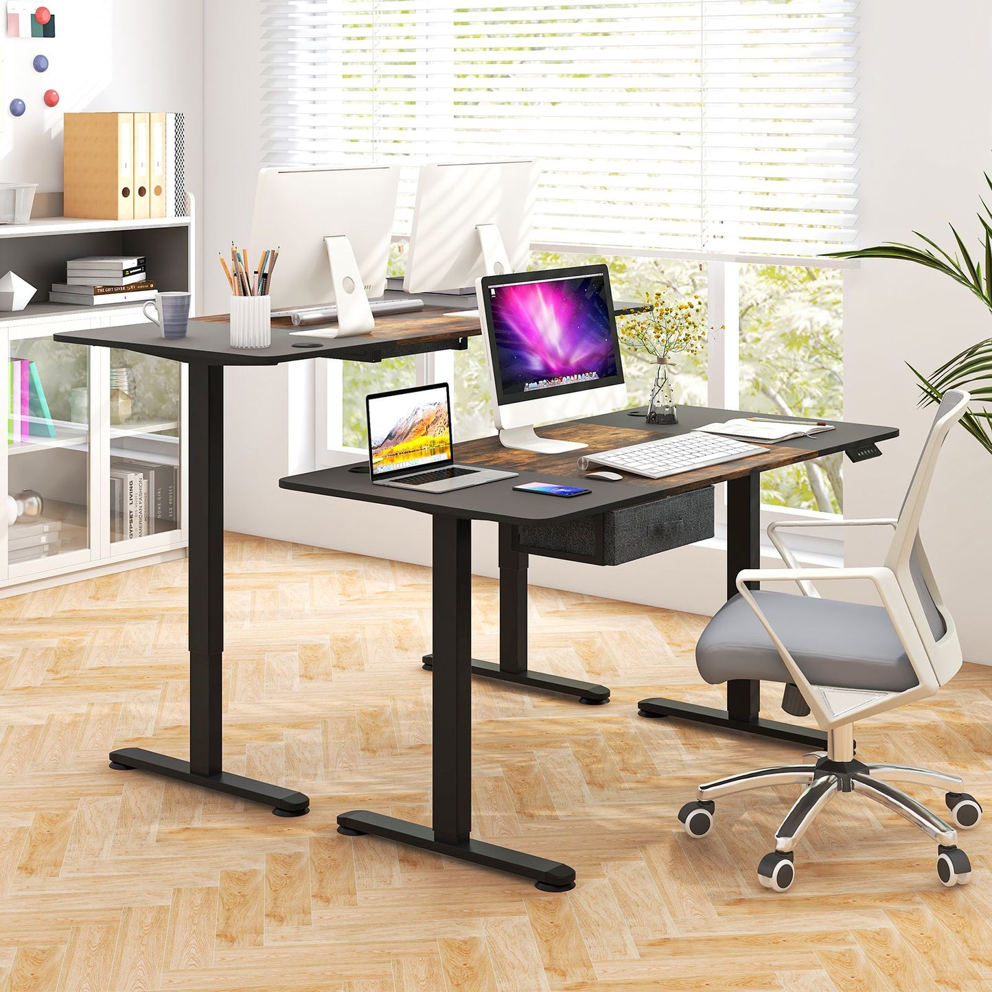 Electric Height-Adjustable Standing Desk with Integrated USB Charging: Enhance Your Workspace Comfort and Productivity