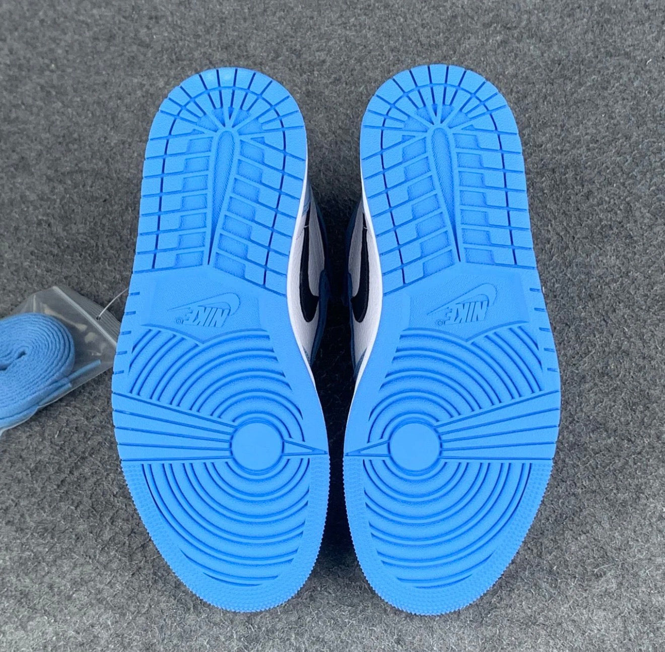 Jordan 1 Retro High University Blue