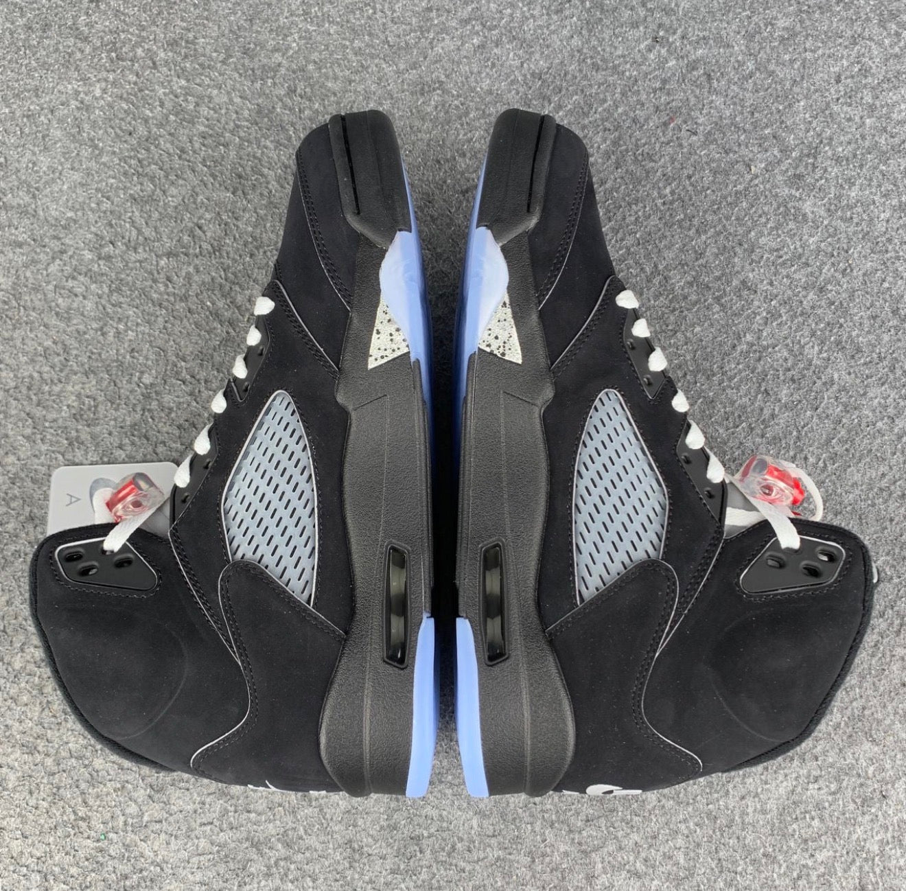 Air Jordan 5 Retro OG 'Metallic
Reimagined"