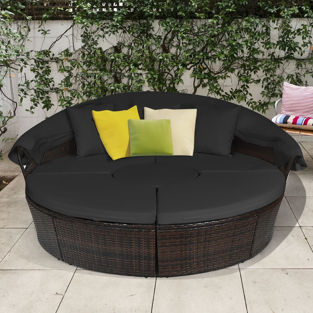 Outdoor Wicker Round Sectional Daybed for Patios and Gardens