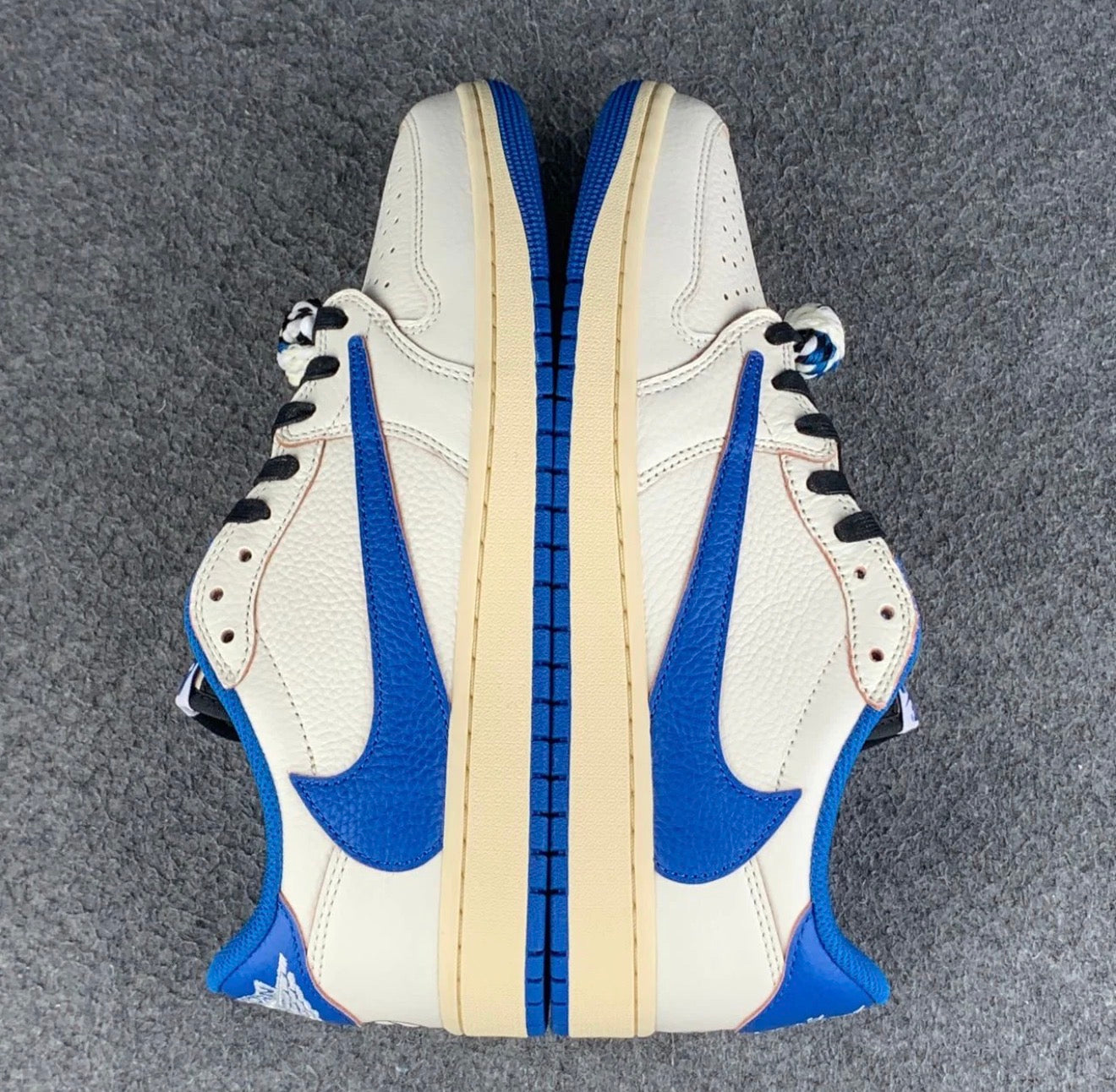 Fragment Design x Travis Scott x Air Jordan 1 Retro Low OG SP 'Sail Military
Blue'