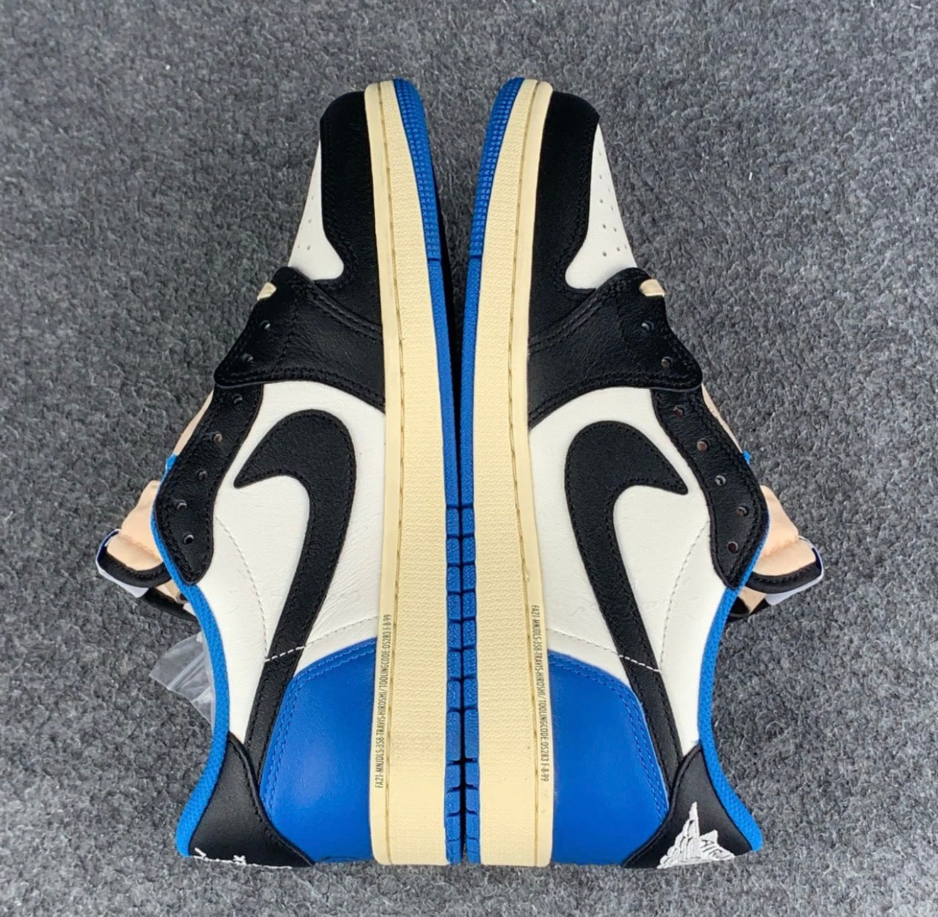 Fragment Design x Travis Scott x Air
Jordan 1 Retro Low