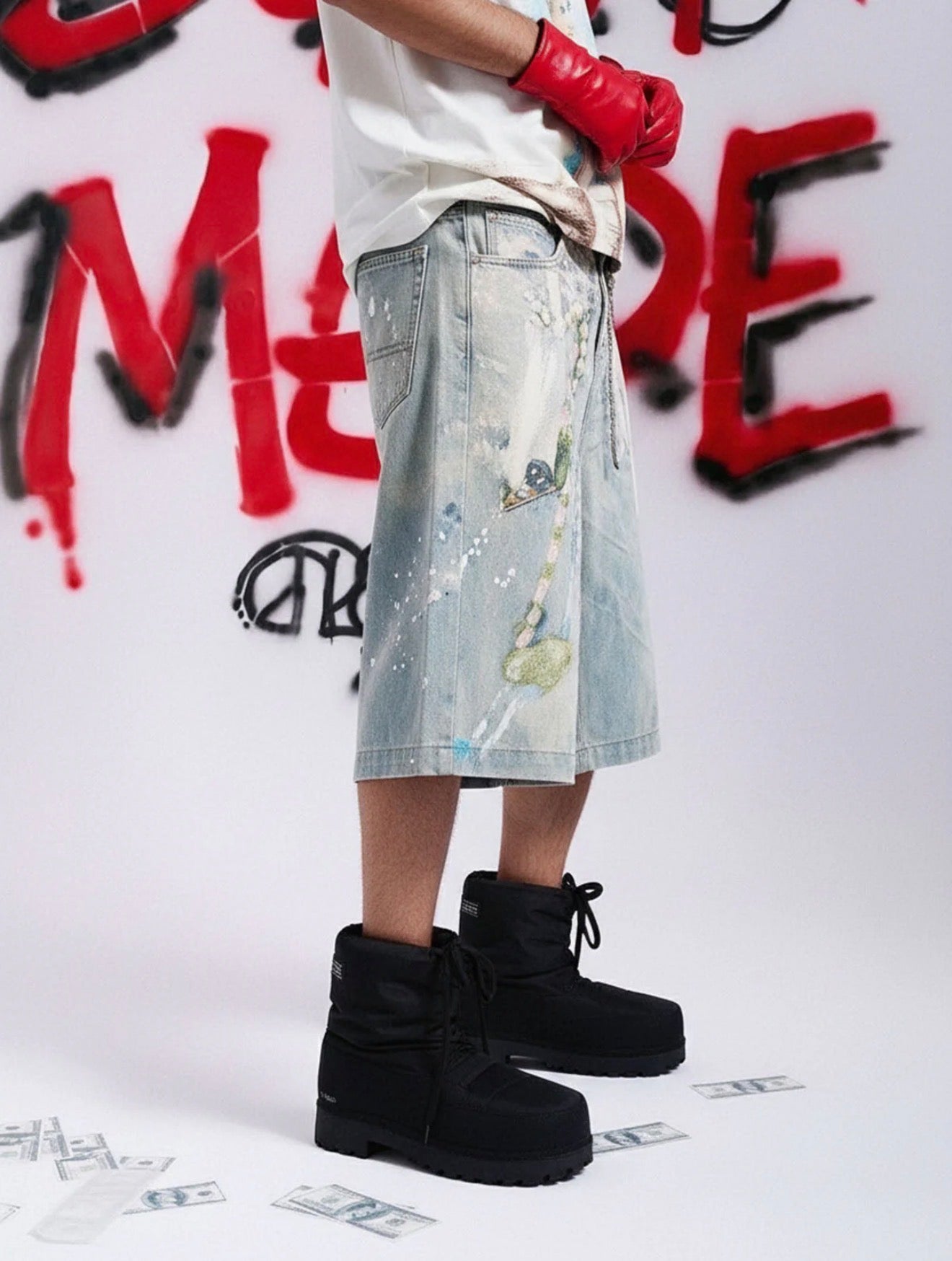 JEWELRY PEARL GRAPHIC PRINT 3D EFFECT DENIM SHORTS