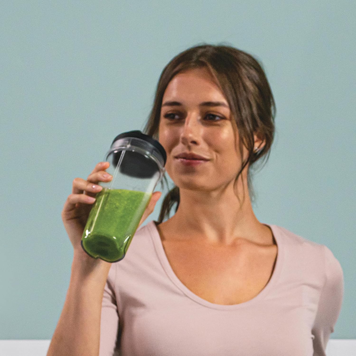 700W Slim Blender & Smoothie Maker, 2X 470Ml Cups with Spout Lids, Personal Blender, Crush Ice & Frozen Fruit, Silver/Black QB3001UKS