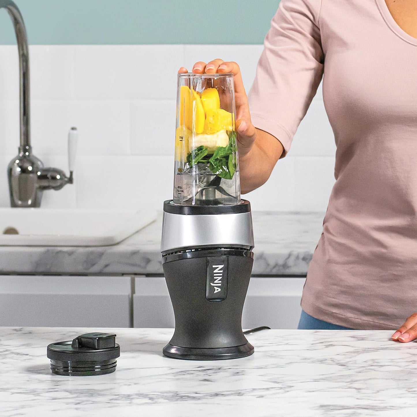 700W Slim Blender & Smoothie Maker, 2X 470Ml Cups with Spout Lids, Personal Blender, Crush Ice & Frozen Fruit, Silver/Black QB3001UKS