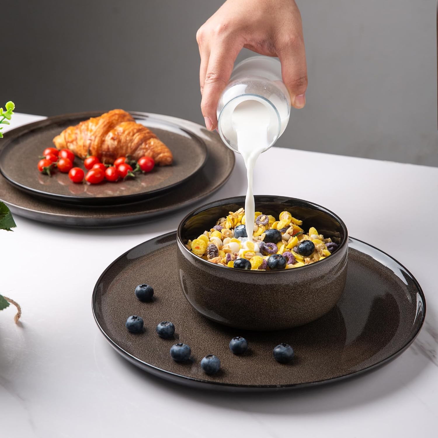 Dinner Set for 6, 18 Pieces Stoneware Plates and Bowls Set, Chip & Scratch Resistant Reactive Glazed Dinnerware Set, Dishwasher & Microwave Safe Crockery Set, Chocolate Malt