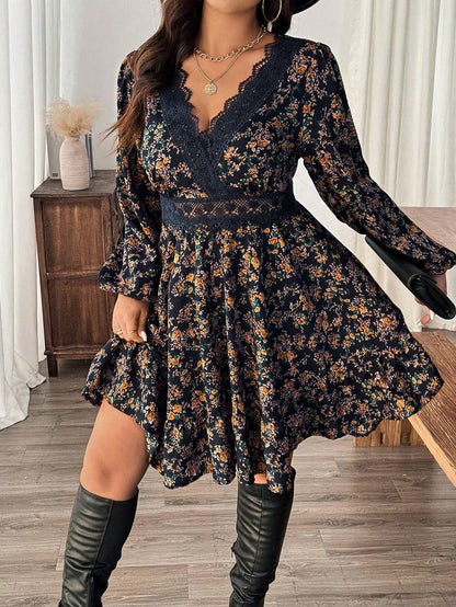 Plus Size Ditsy Floral Dress with Lace Trim and Lantern Sleeves for Autumn