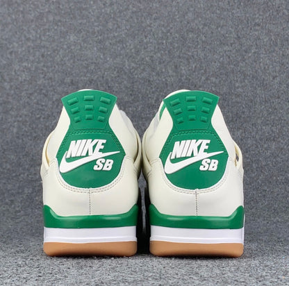 Nike SB x Air Jordan 4 Retro SP 'Pine
Green'