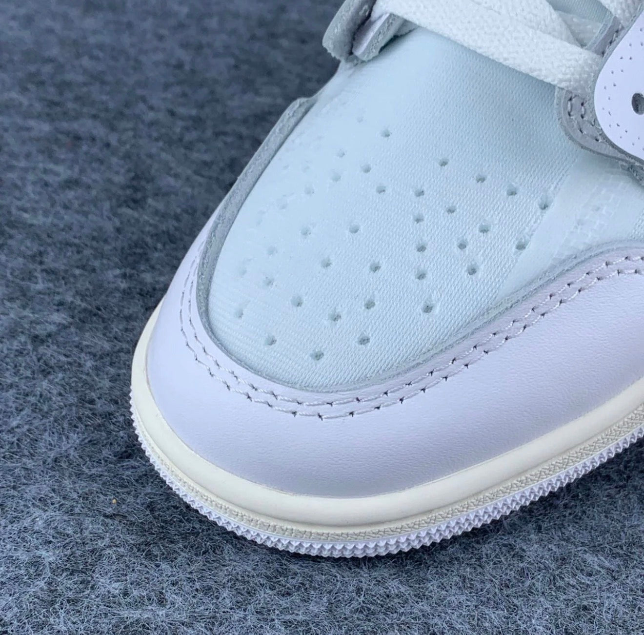 Virgil Abloh Archive X Air Jordan 1 High 'Alaska'