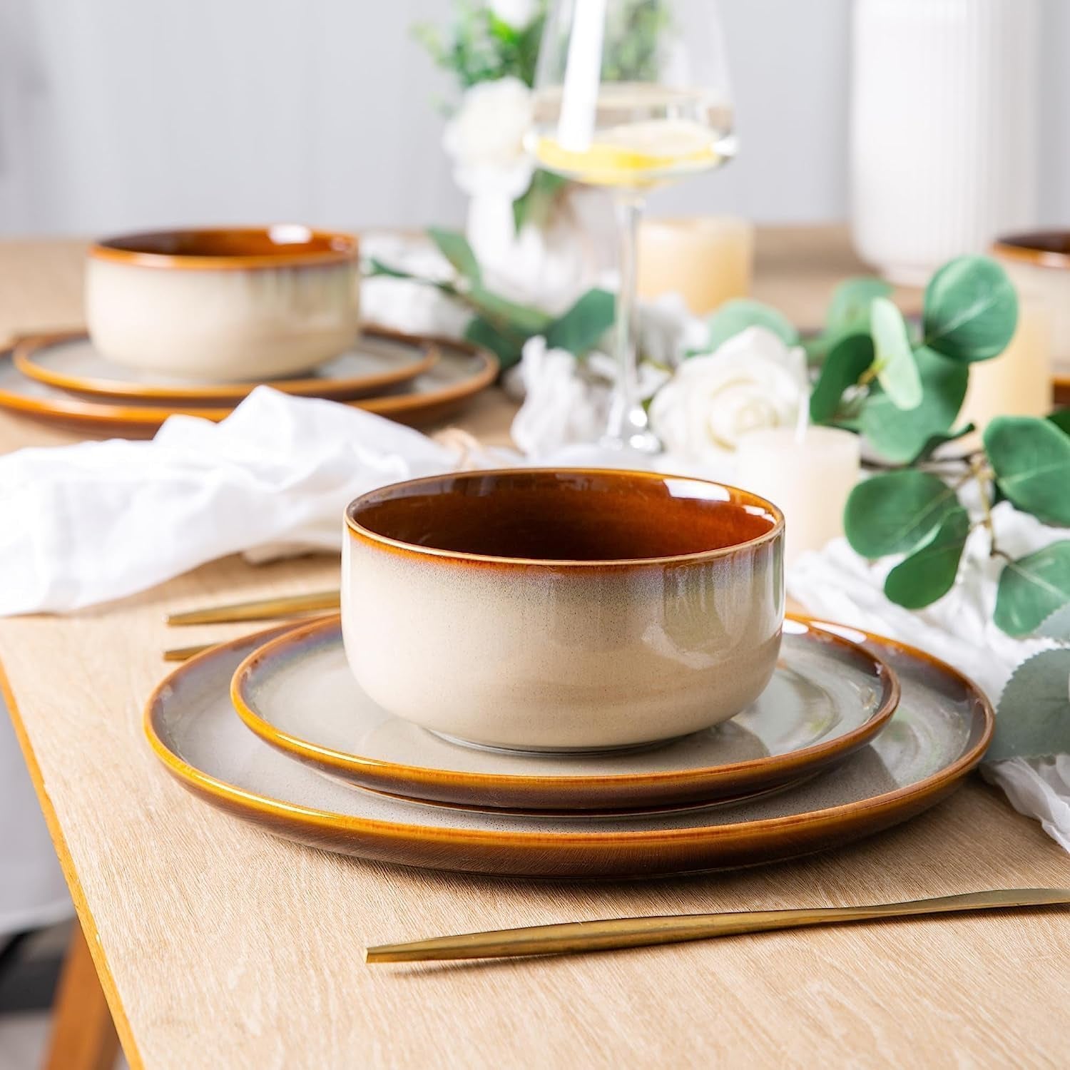 Dinner Set for 6, 18 Piece Stoneware Plates and Bowls Set, Chip & Scratch Resistant Reactive Glazed Dinnerware Set, Dishwasher & Microwave Safe Crockery Set (Cappuccino, Service for 6)