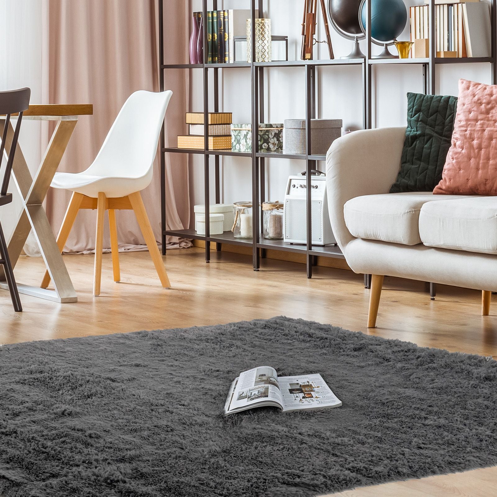 Modern Soft Shag Area Rug 120 cm x 180 cm with Non-Slip Grip Dots