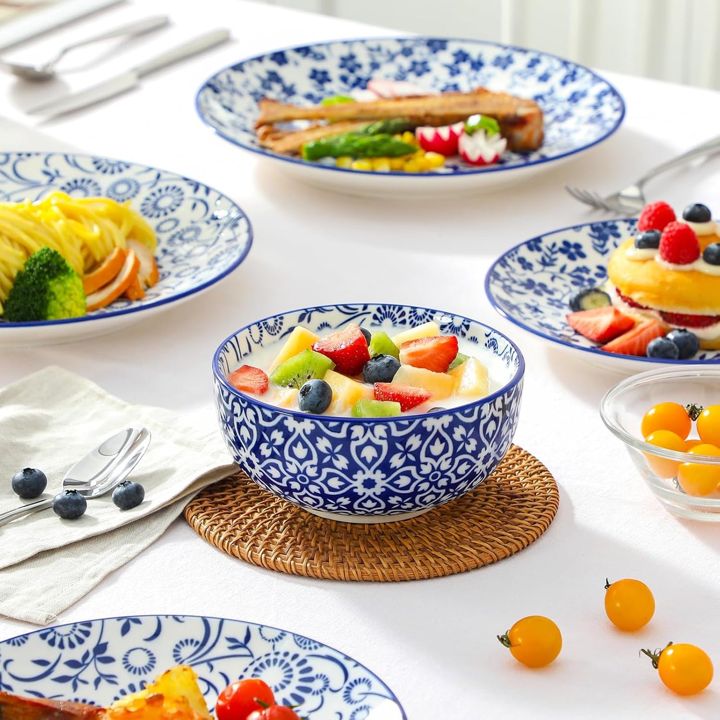Selene Dinner Sets for 6 People, 18 Pieces Vintage Blue Porcelain Plates and Bowls Set Kitchen Crockery Set Dinnerware Sets, Mircowave and Dishwasher Safe Dishes Set