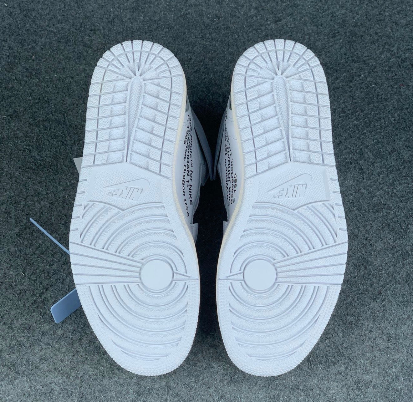 Off-White x Air Jordan 1 Retro High OG
'White' 2018