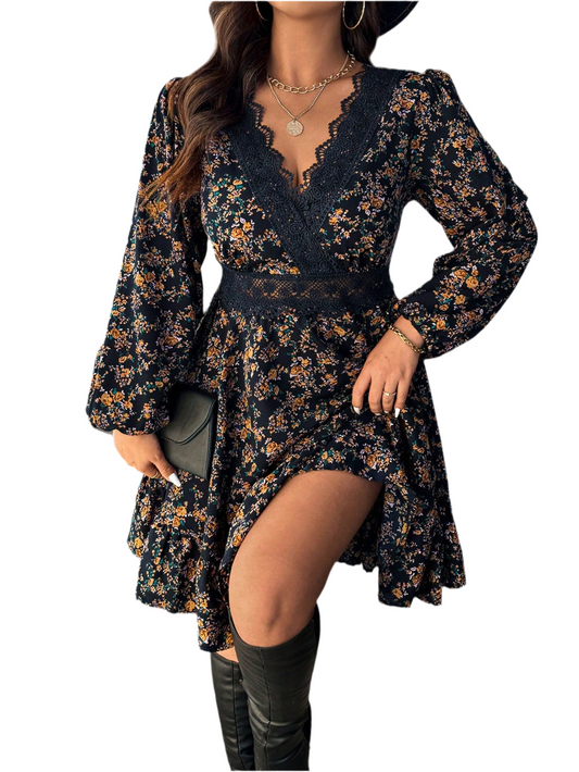 Plus Size Autumn Ditsy Floral Dress with Lace Trim & Lantern Sleeves