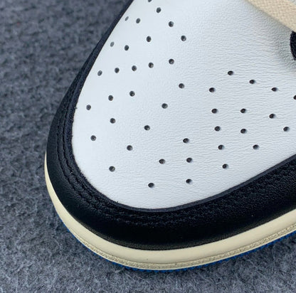 Fragment Design x Travis Scott x Air
Jordan 1 Retro Low