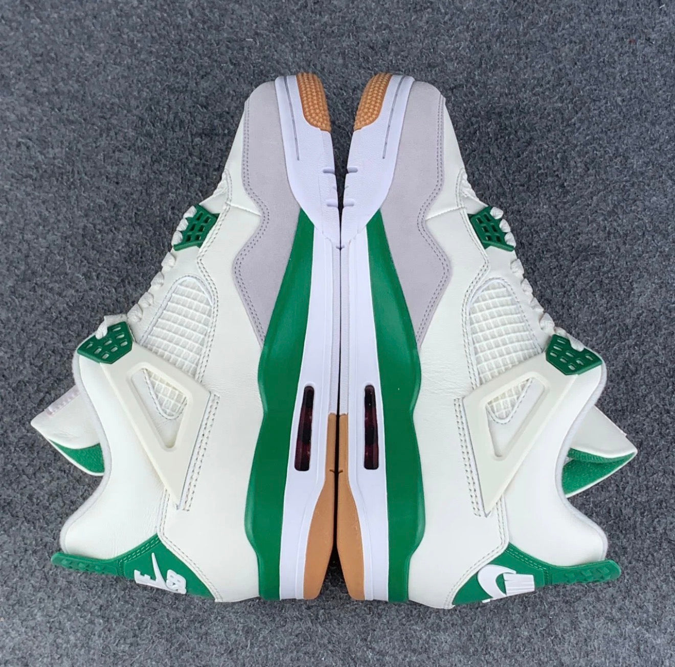 Nike SB x Air Jordan 4 Retro SP 'Pine
Green'
